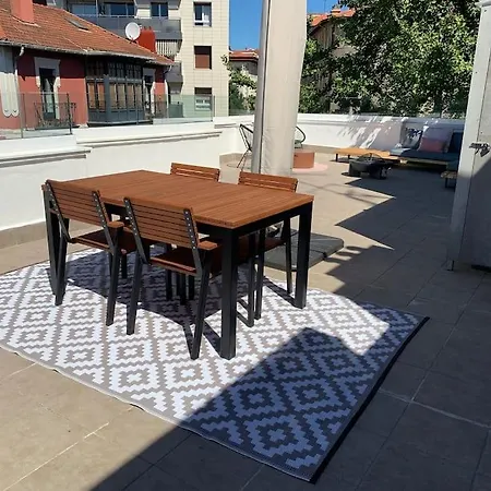 Atico Con Preciosa Terraza En Algorta דירה